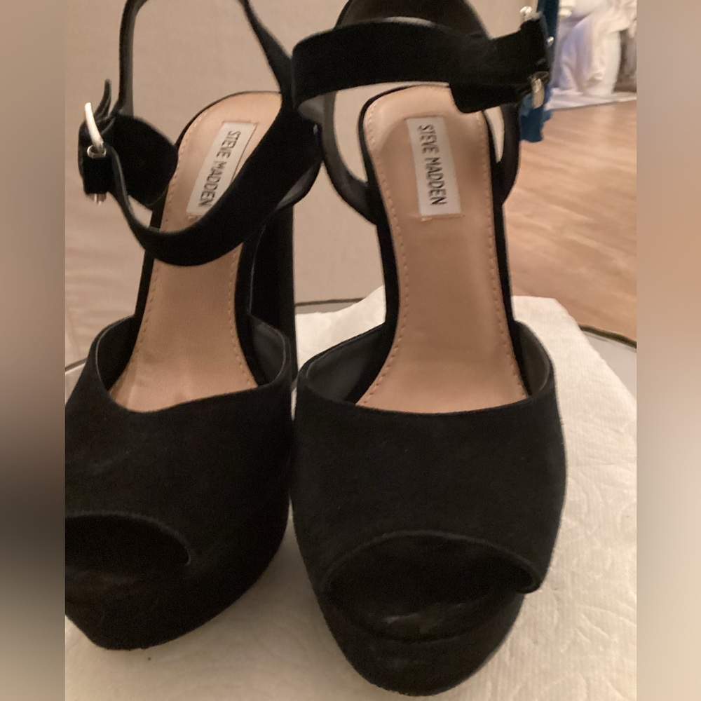 Steve Madden Black Velvet 9m platforms